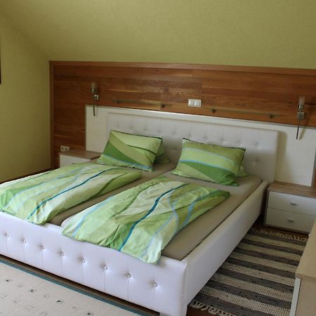 Ferienwohnung Und Gaestezimmer Gaspar Halbenrain Екстер'єр фото