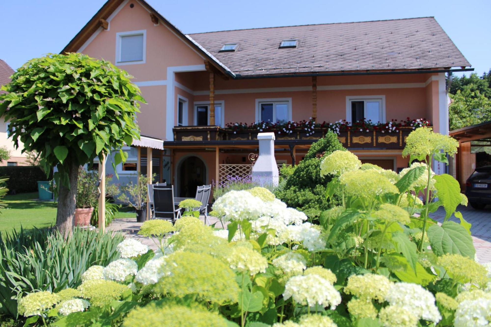 Ferienwohnung Und Gaestezimmer Gaspar Halbenrain Екстер'єр фото